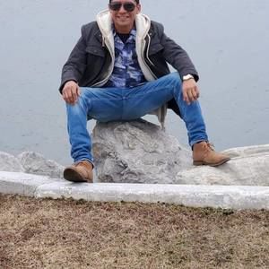 Meet your Posher, Luis